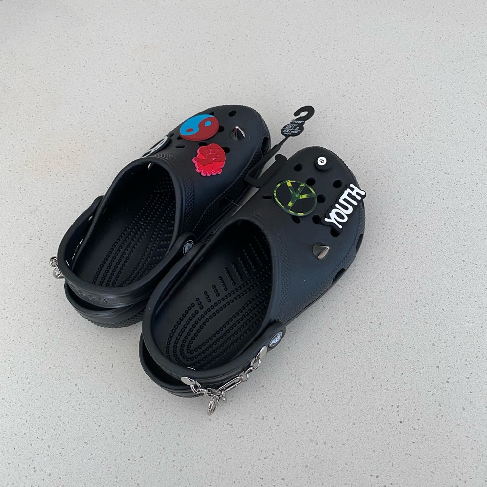 CROCS Black Punk Crocs W7 NWT